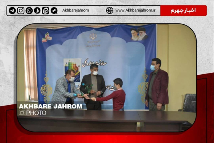 کسب مقام برتر دانش‌آموز جهرمی در جشنواره به رنگ مدرسه