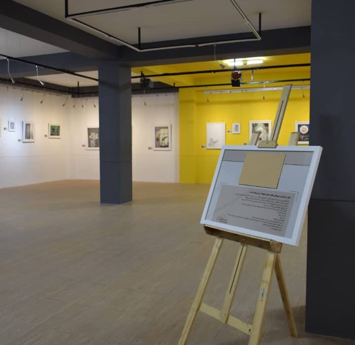 در نمایشگاه «خانه، مسیر، ریشه»، ۱۹ هنرمند جهرمی آثار خود را به نمایش گذاشتند