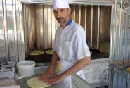 نانوایان: به ساز چه کسی برقصیم؟!/ عدم اطلاع‌رسانی صحیح درباره‌ی دستگاه نانینو از سوی متولیان، سهمیه آرد نانوایان جهرم را کاهش داد/چرا بازرسان بهداشت سالانه بیش از یک و نیم میلیون تومان از نانوایان پول دریافت می‌کنند؟!