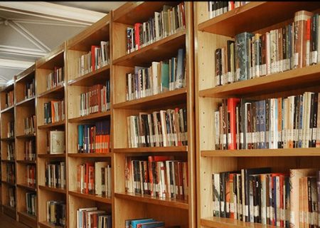 ارسال بیش از ۶۰۰ نسخه کتاب نویسندگان جهرمی به کتابخانه‌های عمومی استان فارس