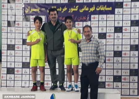 درخشش نوجوان جهرمی در مسابقات بدمینتون قهرمانی کشور