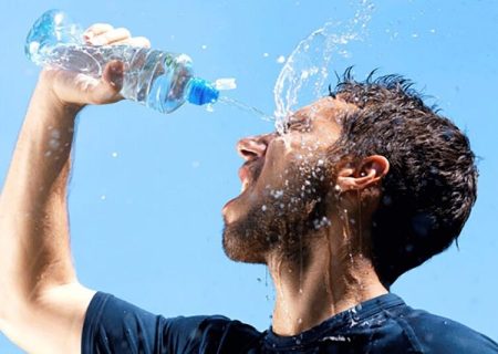 چطور در هوای گرم جلوی کم‌آبی و گرمازدگی را بگیریم؟