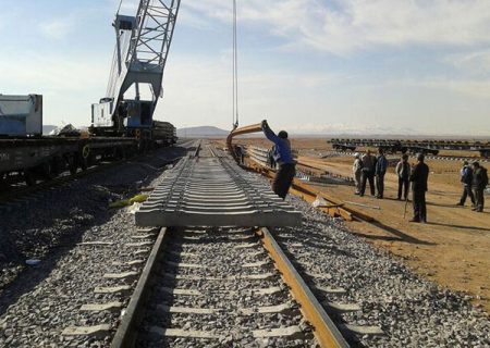 ۶۰ کیلومتر از مسیر راه آهن در حوزه جهرم و خفر در حال انجام است