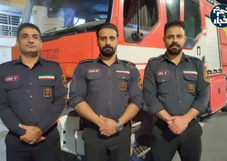 اعزام نیرو و تجهیزات تخصصی با خودروی فوماتیک سازمان آتش‌نشانی شهرداری جهرم به بندر شهیدرجایی