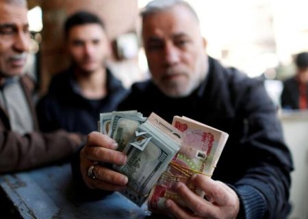 ارائه ارز به زائران اربعین در مصلی نماز جمعه جهرم