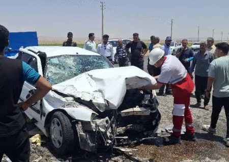 تصادف سواری پژو پارس با کامیونت در جاده فسا _ جهرم با ۲ مصدوم