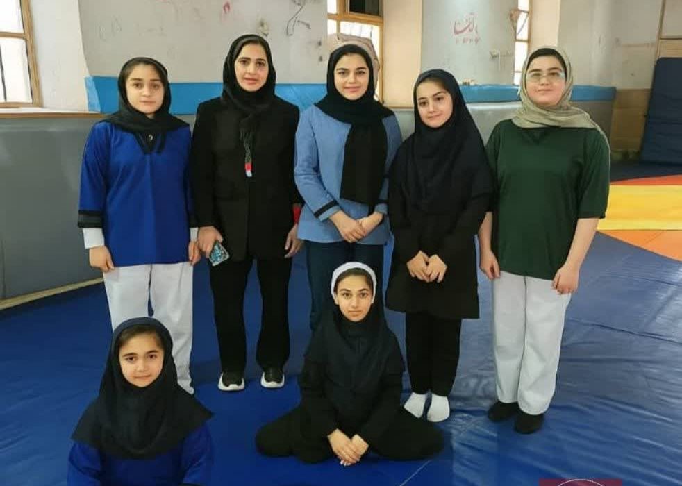 اعزام دختران کشتی‌گیر جهرمی به مسابقات انتخابی استان فارس