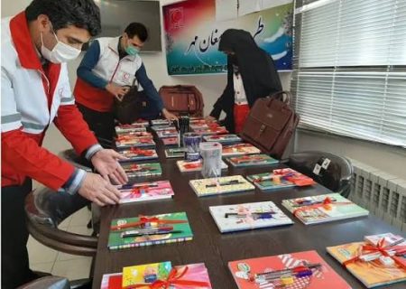 اجرای طرح «ارمغان مهر» توسط داوطلبان جمعیت هلال احمر جهرم