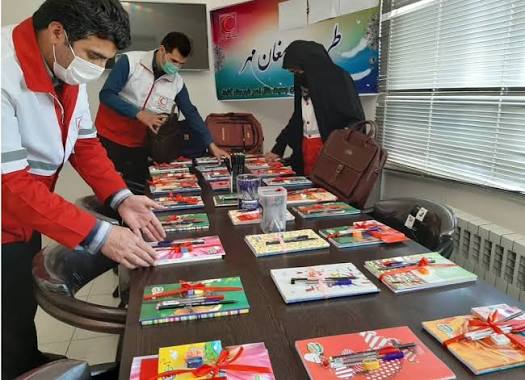 اجرای طرح «ارمغان مهر» توسط داوطلبان جمعیت هلال احمر جهرم