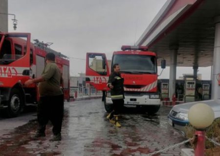 در آتش‌سوزی پمپ بنزین نخلستان جهرم، سه نفر دچار سوختگی با درصد شدید شده‌اند