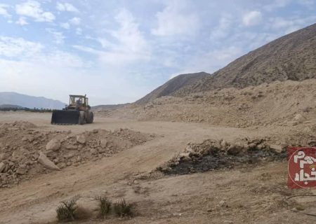 توقیف یک دستگاه لودر در فعالیت غیرمجاز در اراضی ملی