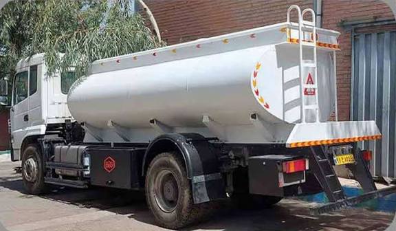 انتقال سوخت‌رسان جهرم به بوشهر منتفی شد / سوخت‌رسان دوم هفته آینده از لار یه جهرم باز خواهد گشت